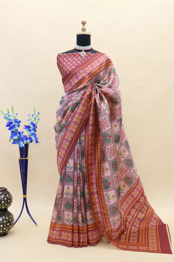 Pink_Smooth_Silk_Saree_With_Patola_Print